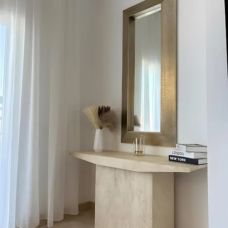 Luxury Sea View Apartment *